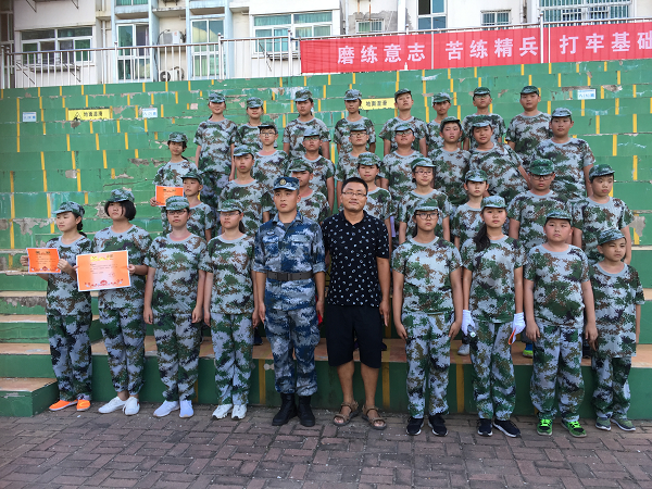 E:\工作\团委\2019-2020升旗仪式\2019-2020（上）每周图片\第十五周八7班\全家福.png